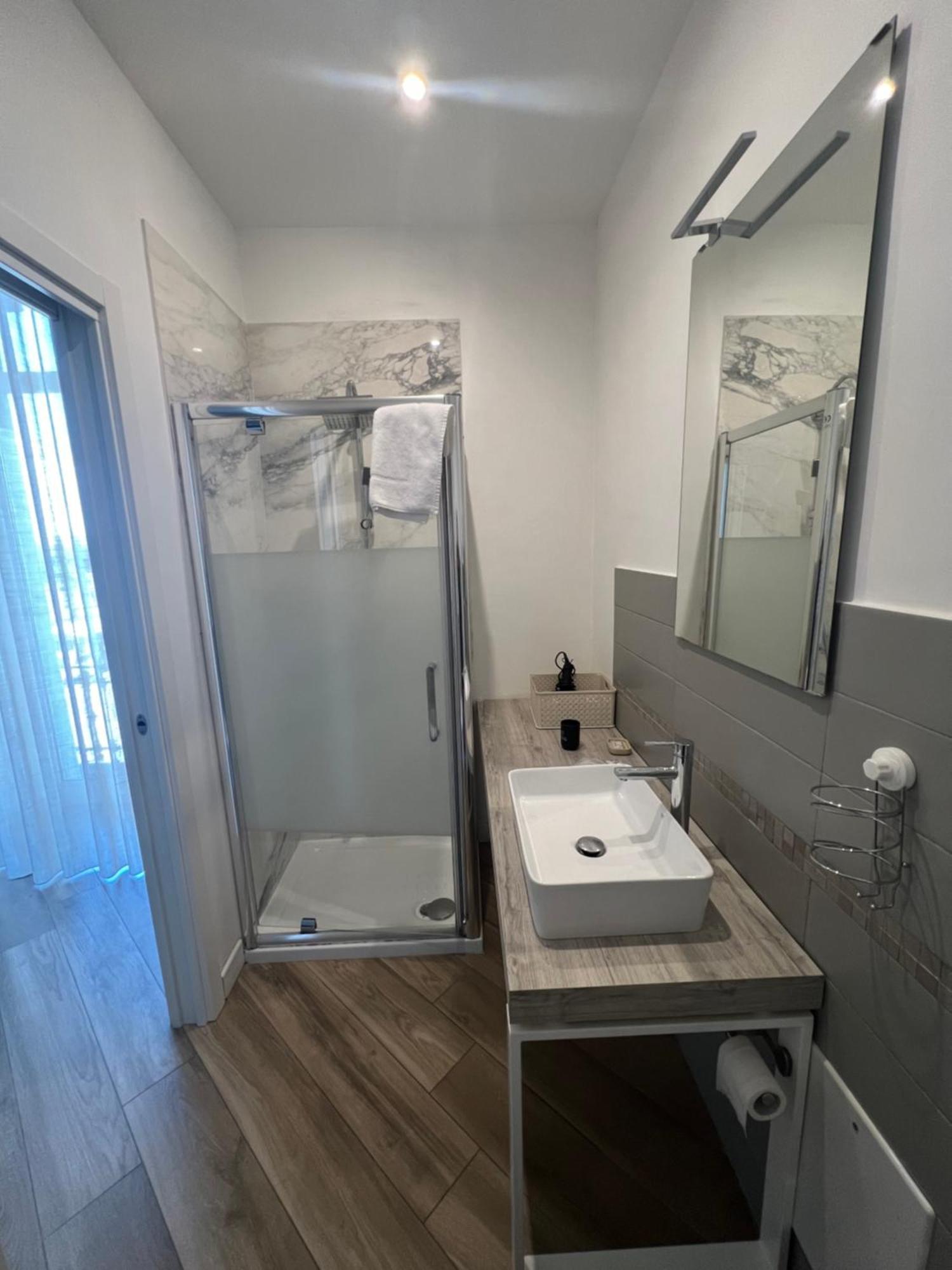 Rooms Garibaldi ナポリ エクステリア 写真
