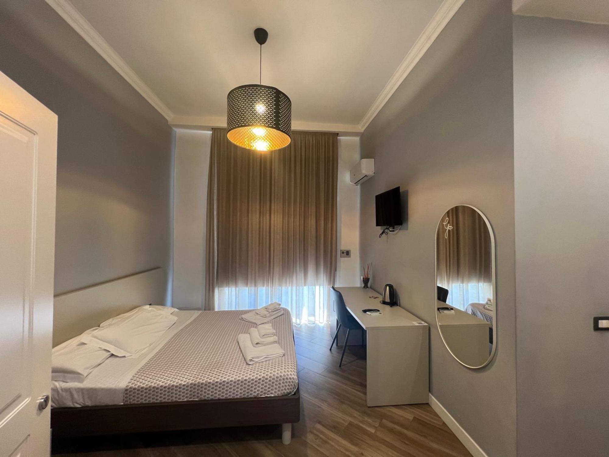 Rooms Garibaldi ナポリ エクステリア 写真