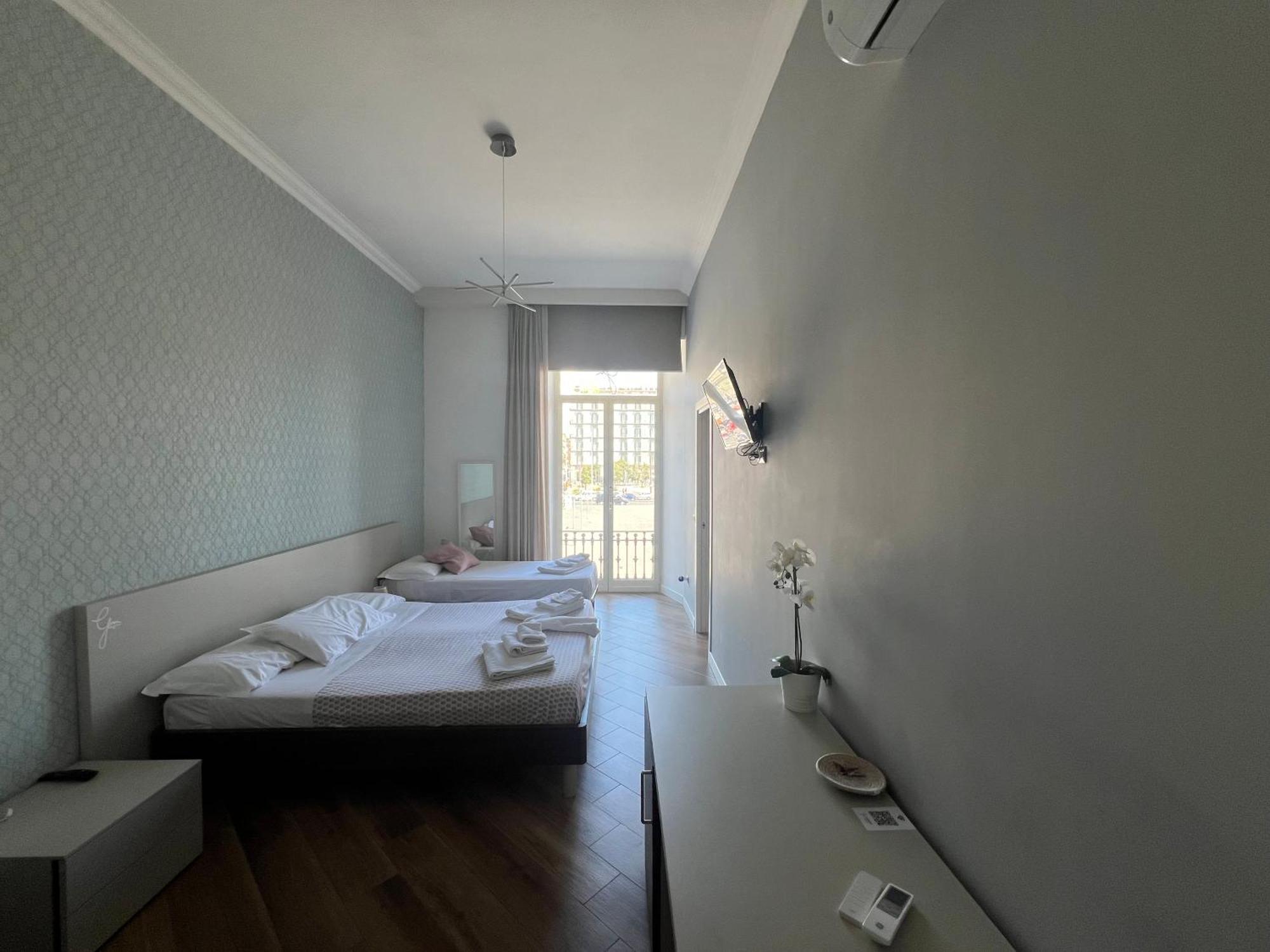 Rooms Garibaldi ナポリ エクステリア 写真
