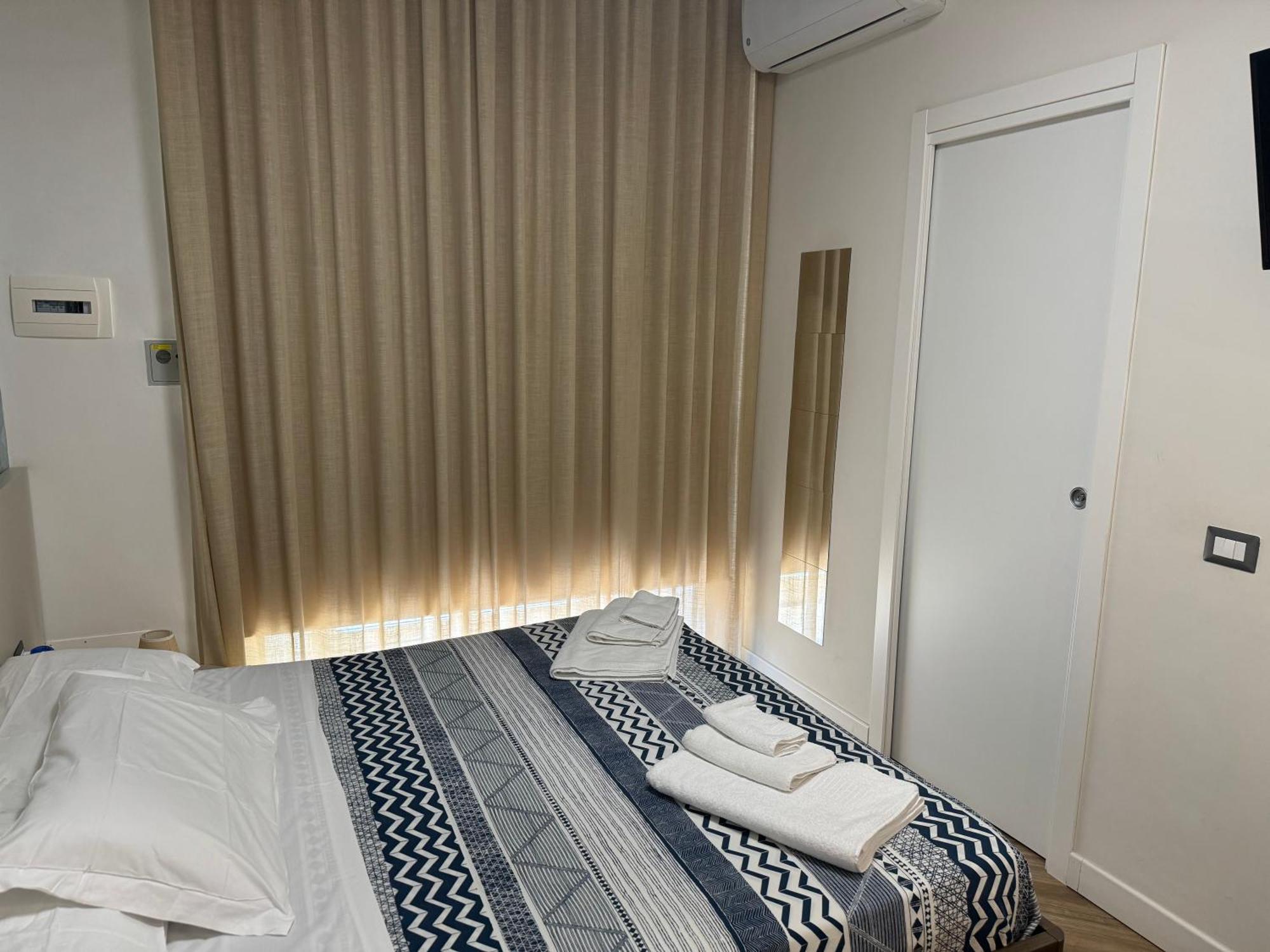 Rooms Garibaldi ナポリ エクステリア 写真