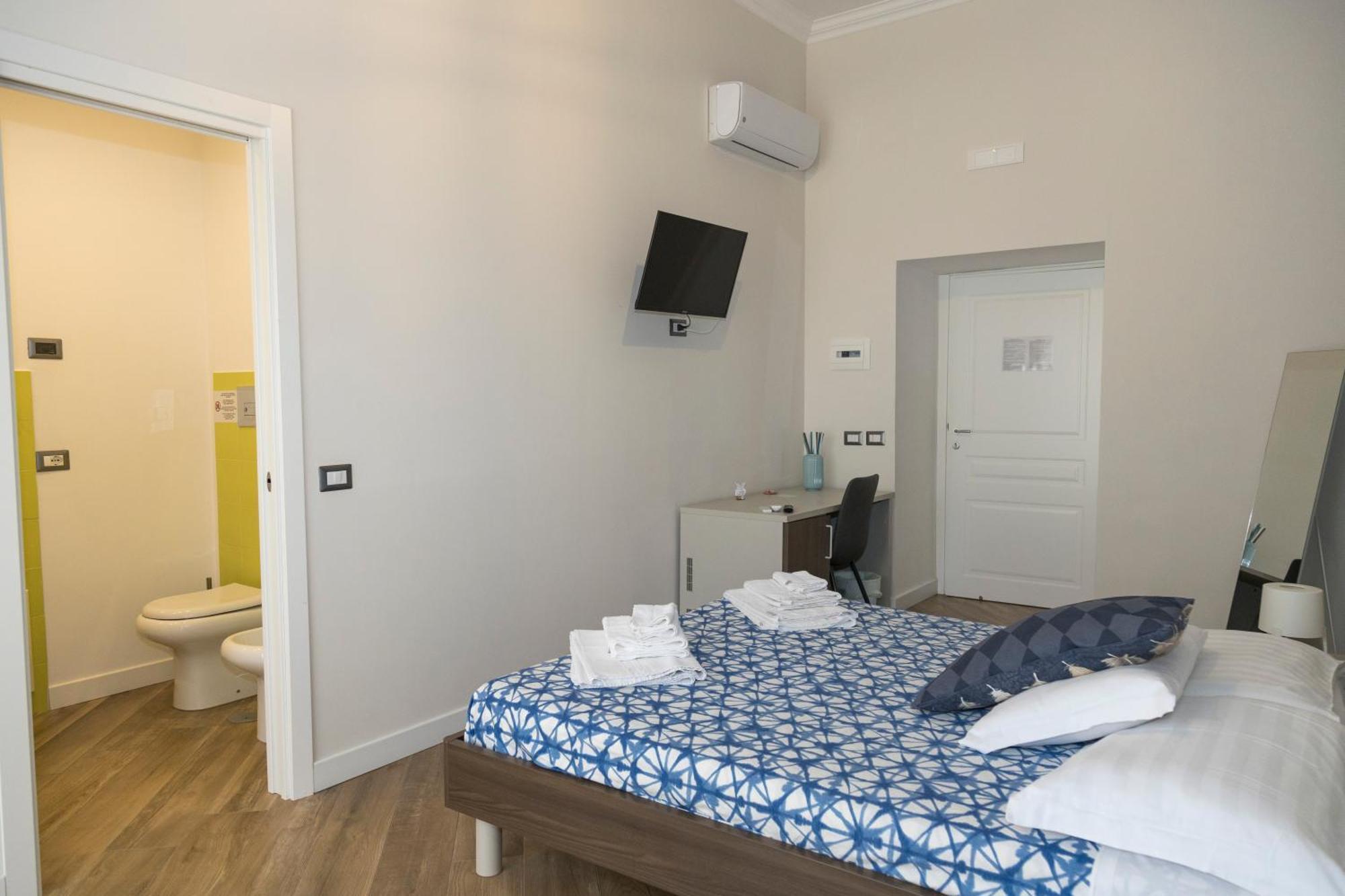 Rooms Garibaldi ナポリ エクステリア 写真