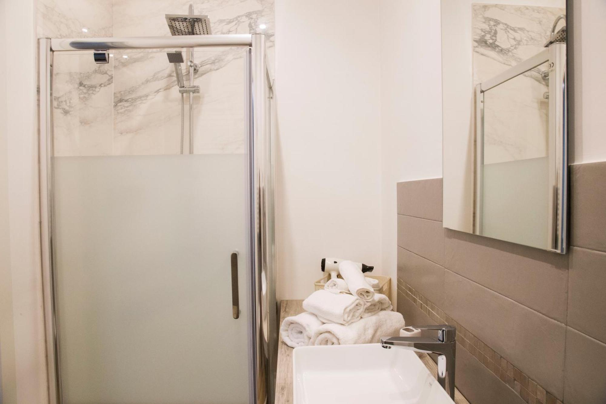 Rooms Garibaldi ナポリ エクステリア 写真