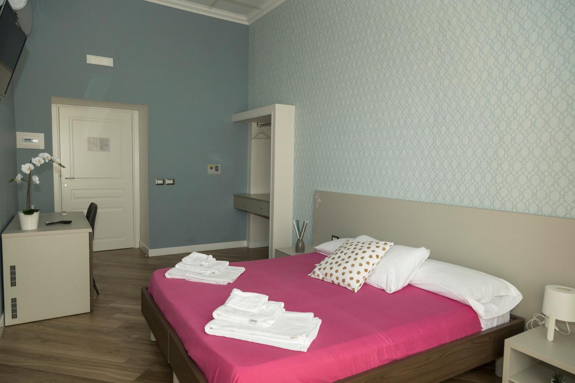 Rooms Garibaldi ナポリ エクステリア 写真